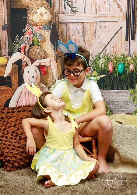 OS COELHINHOS HELENINHA E NÍCOLAS